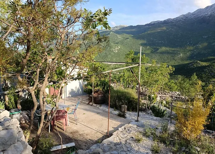 Robinson Haus Panorama No Electricity 샬레 Zagvozd